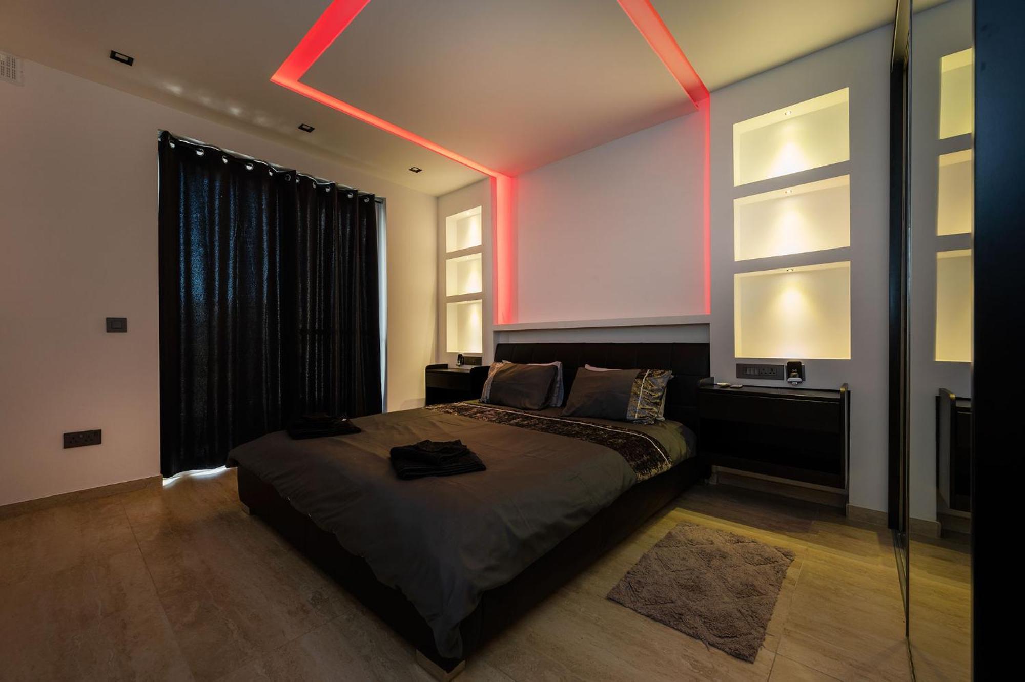 Modern 2 Bedroomed Apartment In グジラ エクステリア 写真